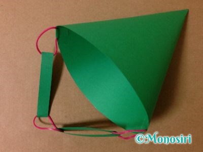 画用紙で三角帽子の作り方11