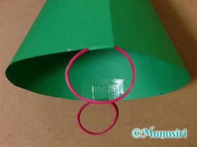 画用紙で三角帽子の作り方8