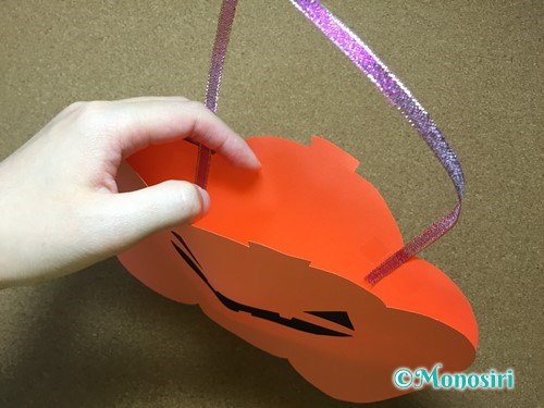 ハロウィンの画用紙バッグの作り方9