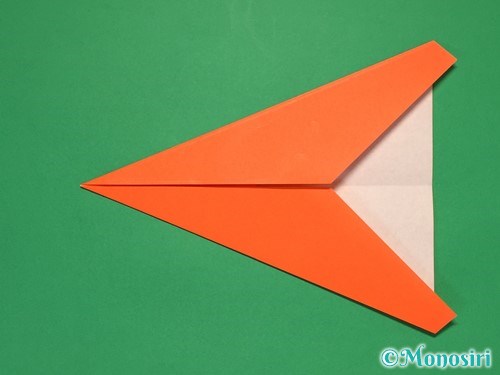 正方形の折り紙で紙飛行機の折り方5