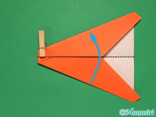 正方形の折り紙で紙飛行機の折り方8