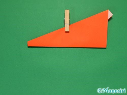正方形の折り紙で紙飛行機の折り方9