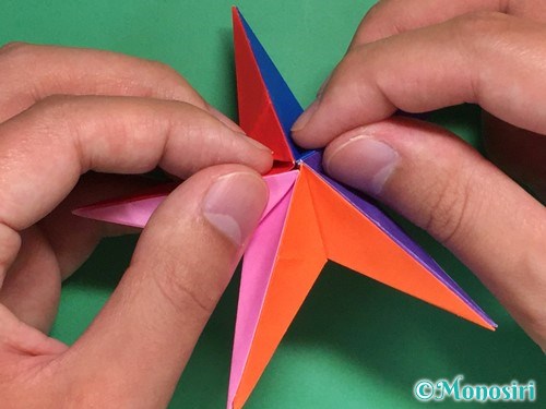 折り紙で立体的な星の作り方25