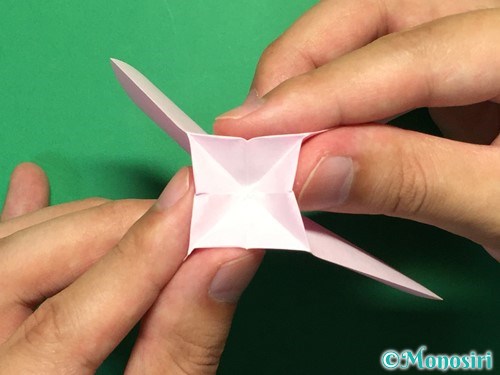 折り紙で立体的なリボンの折り方13