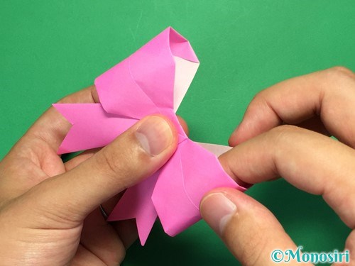 折り紙で立体的なリボンの折り方42