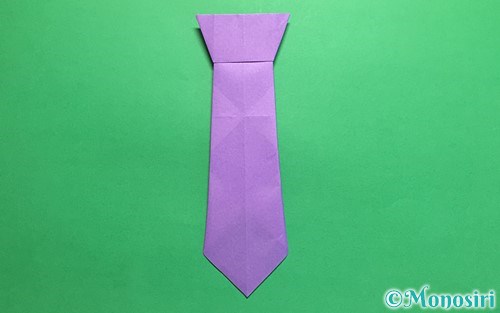 折り紙で折ったネクタイ