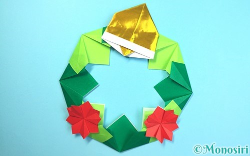 折り紙で作ったクリスマスリース