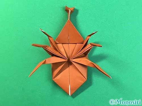 折り紙で立体的なカブトムシの折り方手順82