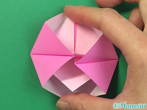 折り紙で立体的なバラの折り方手順19